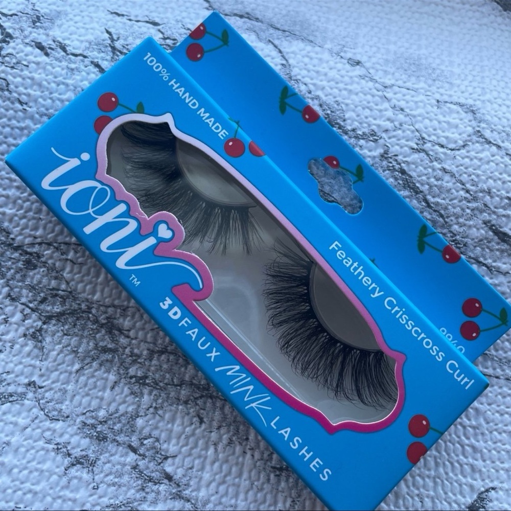 Ioni Lashes